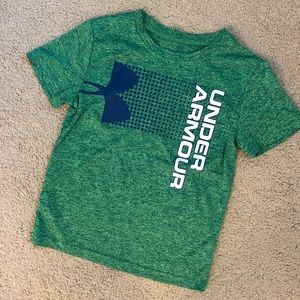 Boys Under Armour wicking T-Shirt